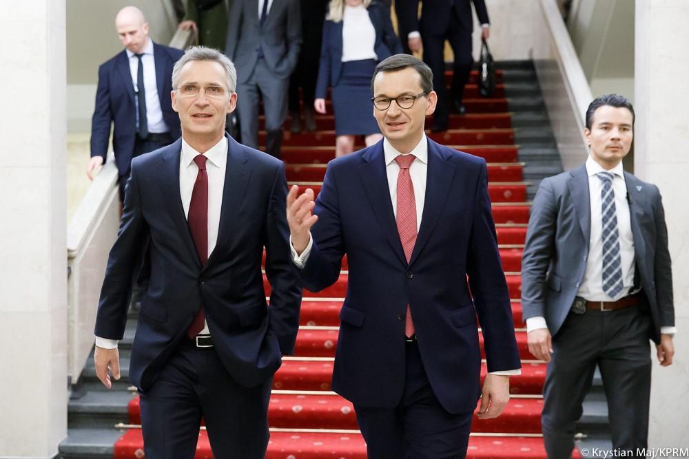 Premier Mateusz Morawiecki i sekretarz generalny NATO Jensen Stoltenberg.