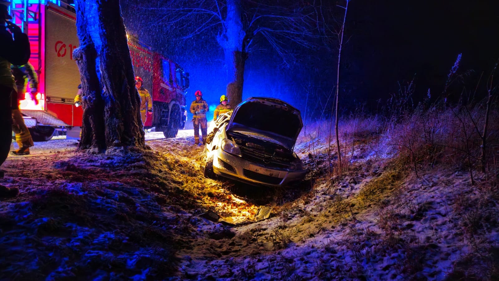 Pierwszy tegoroczny śnieg – niebezpiecznie na drogach