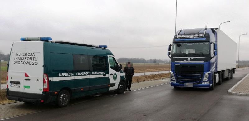 Łotewską ciężarówkę z wyłącznikiem tachografu zatrzymał patrol podlaskiej ITD.