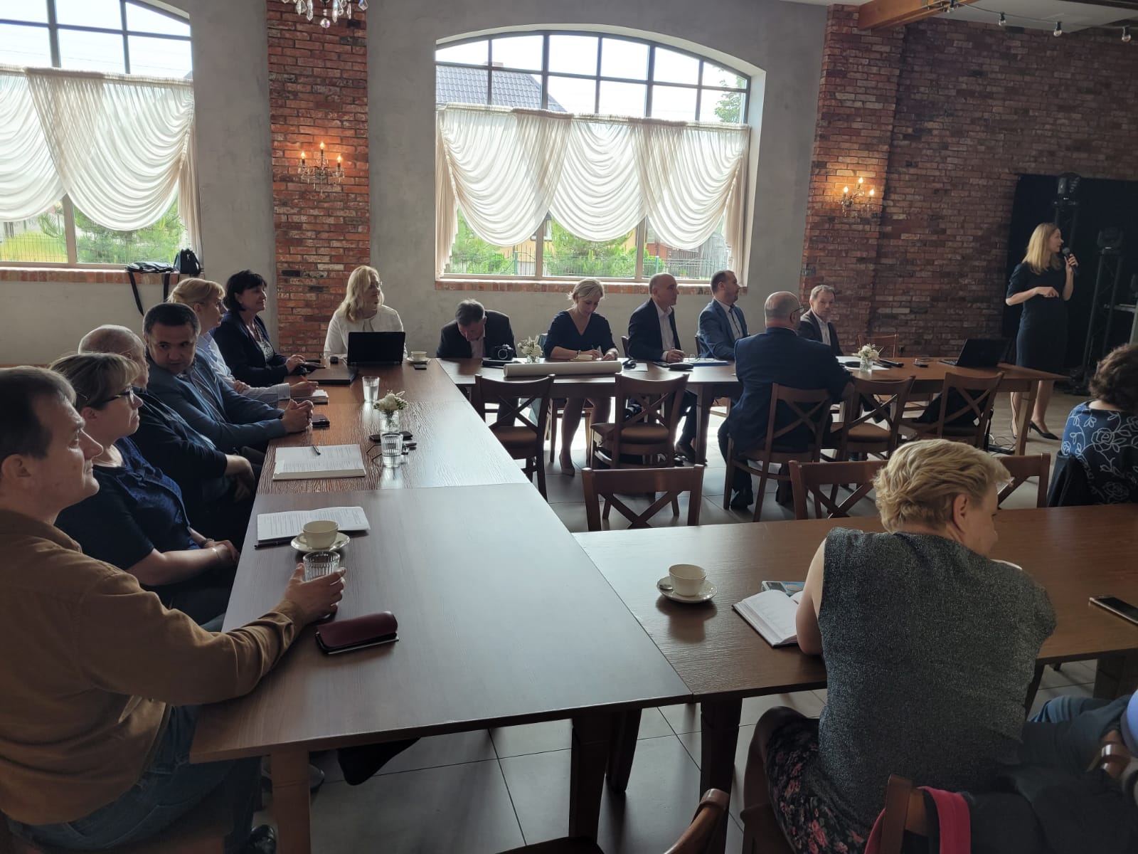 Zdjęcie przedstawia spotkanie Alicji Kulki, p.o. GGK z Geodetami Województw