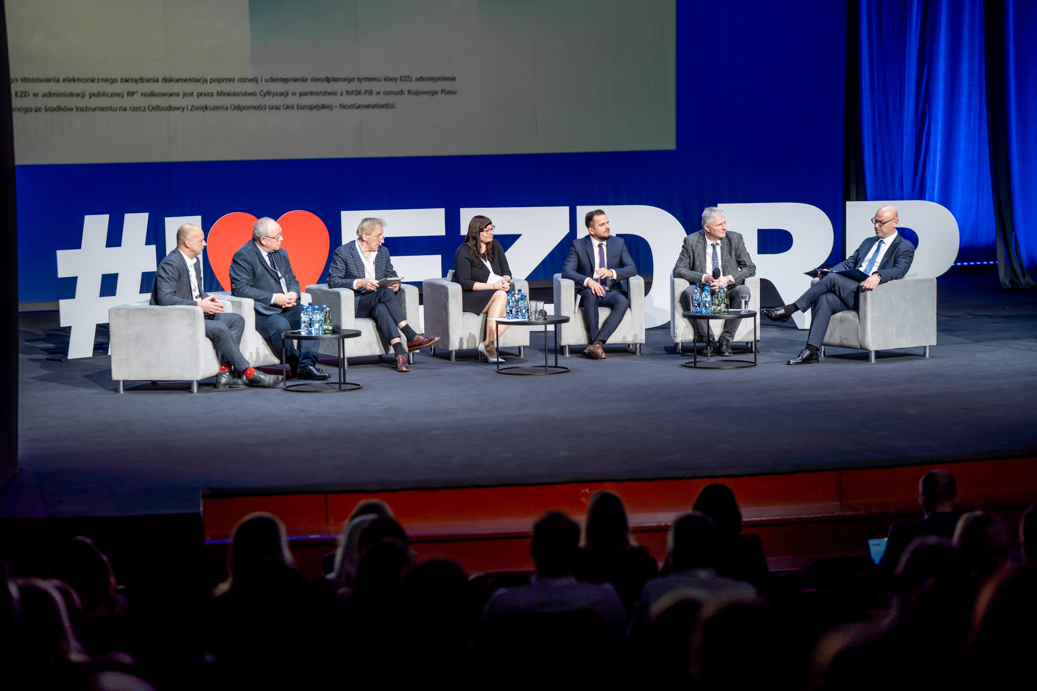 Jacek Orłwoski i panel dyskusyjny z ekspertami