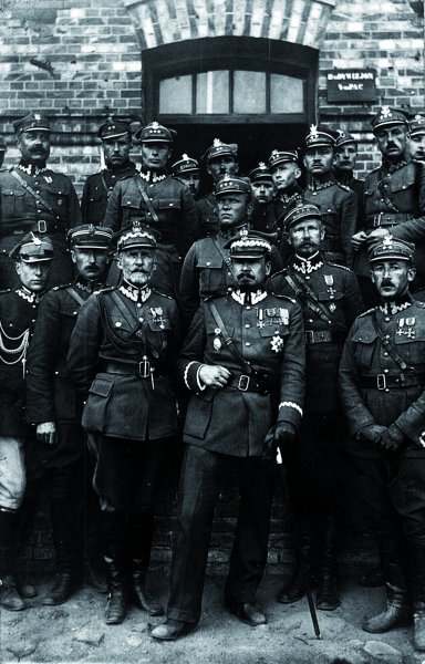  7 Pułk Artylerii Polowej - zdjęcie grupowe żołnierzy