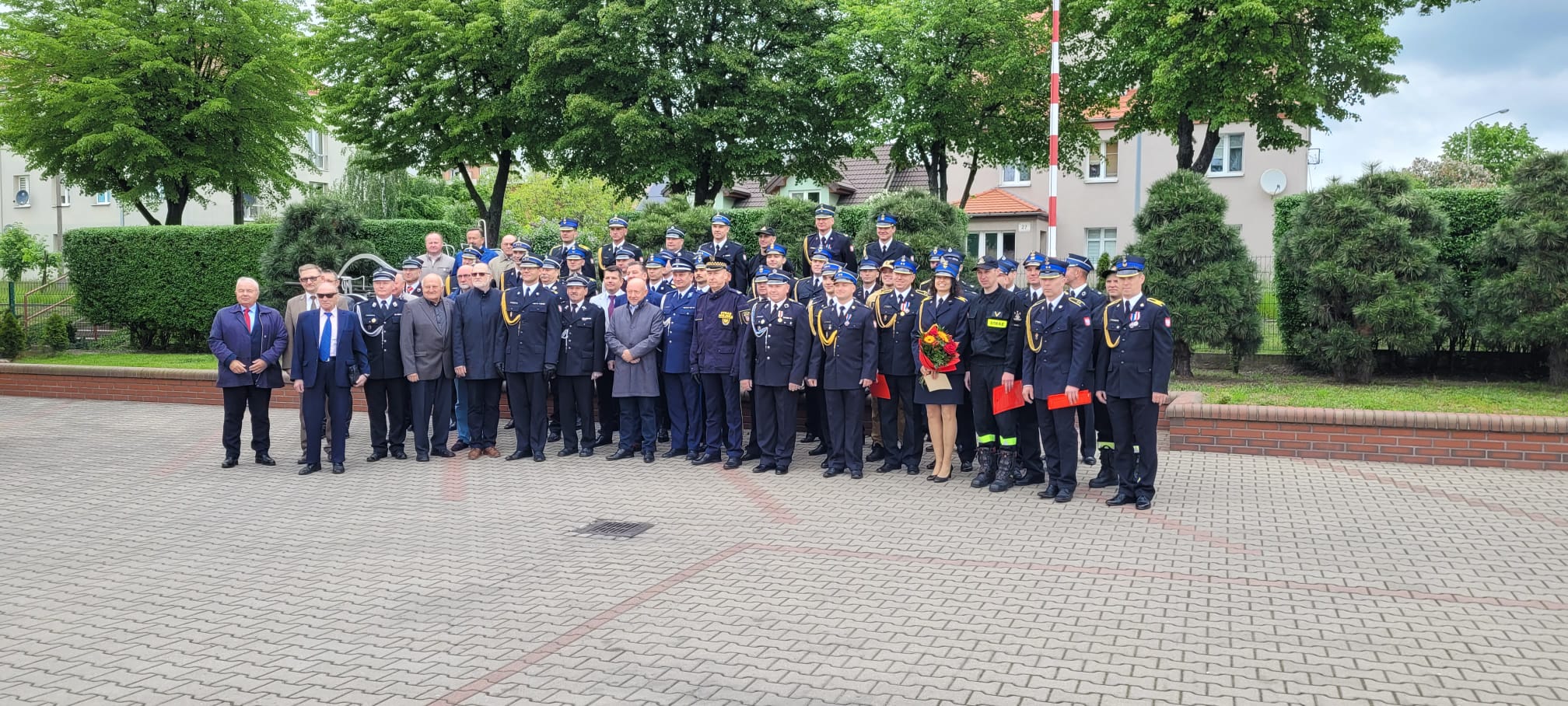 uczestnicy uroczystego apelu