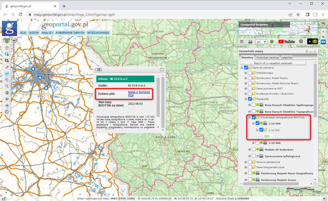 Ilustracja przedstawia zrzut ekranu z serwisu www.geoportal.gov.pl pokazujący w jaki sposób pobrać wizualizacje kartograficzne BDOT10k w skali 1:10000.