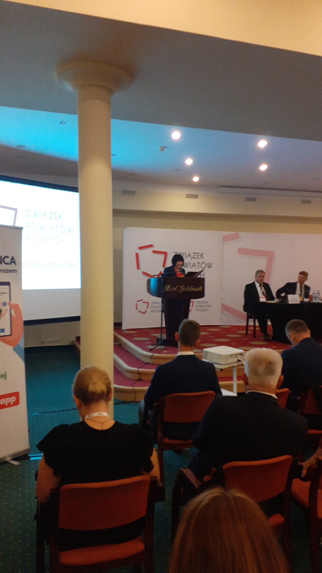 Alicja Kulka, p.o. GGK przemawia podczas otwarcia XXVIII Zgromadzenia Ogólnego Związku Powiatów Polskich