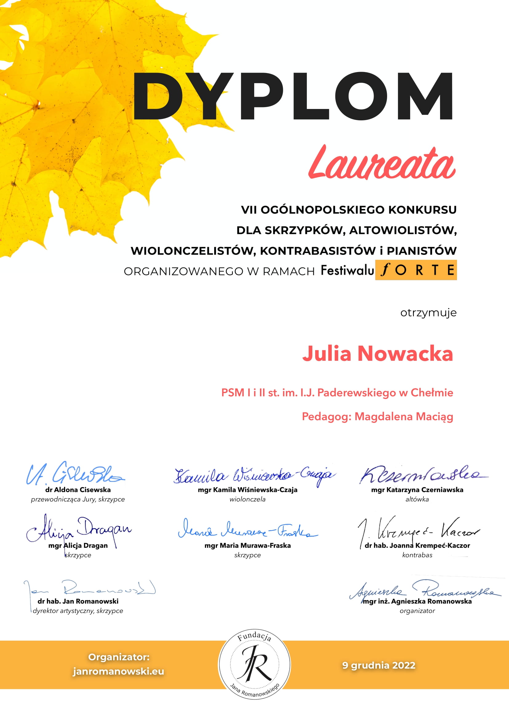 dyplom Julia Nowacka
