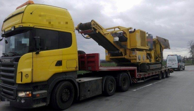 51,7 tony zamiast 40 ważył zespół pojazdów przewożący kruszarkę.