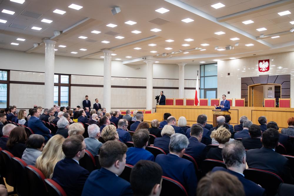 Premier Mateusz Morawiecki podczas wykładu w Trybunale Konstytucyjnym.