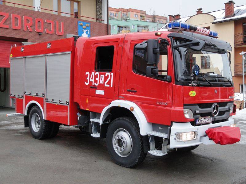 GBARt 2,5/16 Mercedes Atego 1329AF 4 x 4 - Podwozie Mercedes – Benz Atego 1329 AF, Samochód średni ratowniczo – gaśniczy