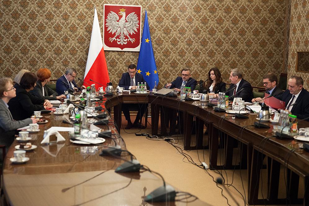 Członkowie Rady Mieszkalnictwa na wspólnym spotkaniu.