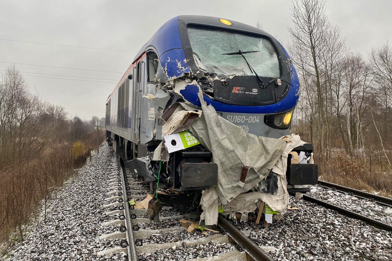 19 stycznia 2022 roku w miejscowości Stok Lacki-Folwark (gm. Siedlce) na niestrzeżonym przejeździe kolejowym doszło do zderzenia pociągu pośpiesznego relacji Białystok-Siedlce z samochodem ciężarowym. 
