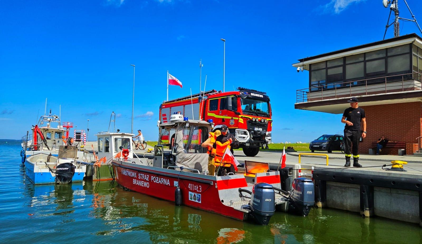 Ćwiczenia strażaków w porcie – Frombork 