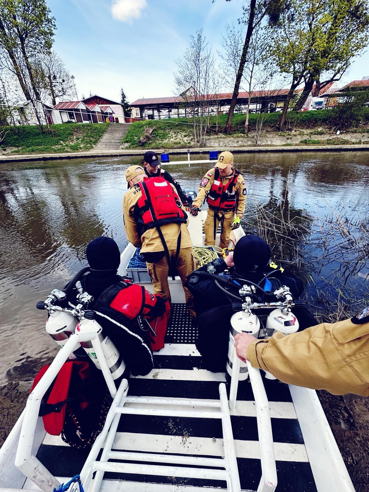 Ćwiczyli z nurkami ze specjalistycznej grupy