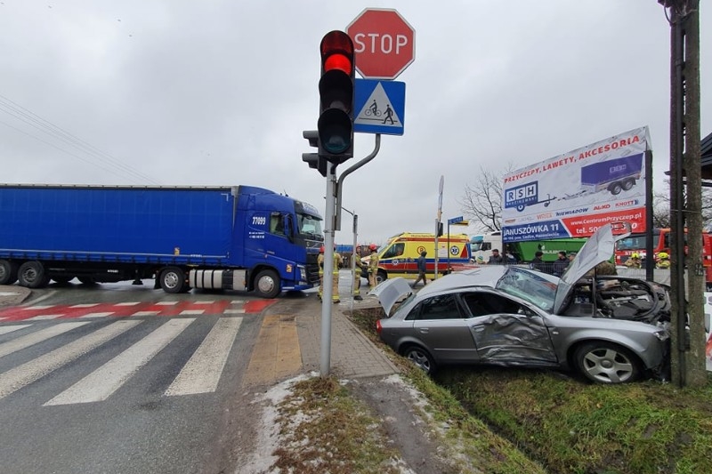 26 stycznia 2022 roku w miejscowości Zbuczyn doszło do zderzenia czołowo bocznego samochodu osobowego z samochodem ciężarowym.