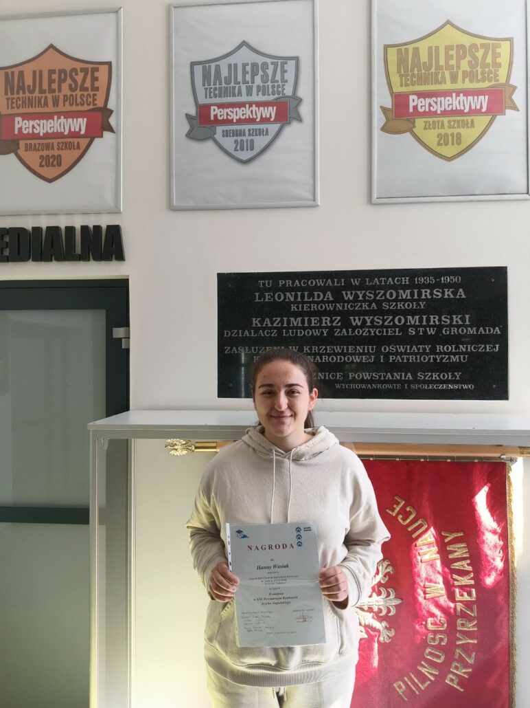 Sukces uczennicy ZSCKR im. Jadwigi Dziubińskiej w Powiatowym Konkursie Języka Angielskiego