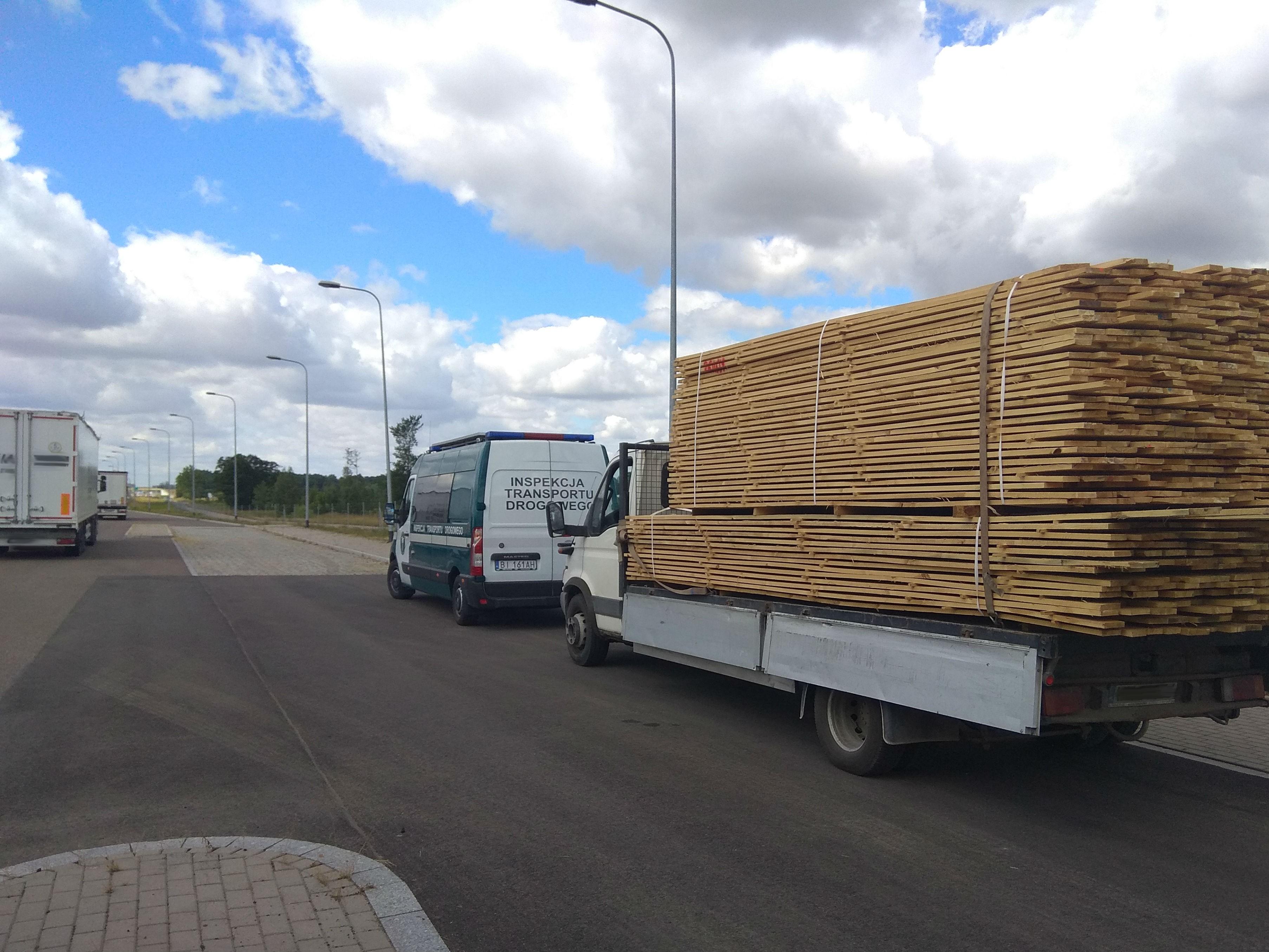 Deski na busie i radiowóz