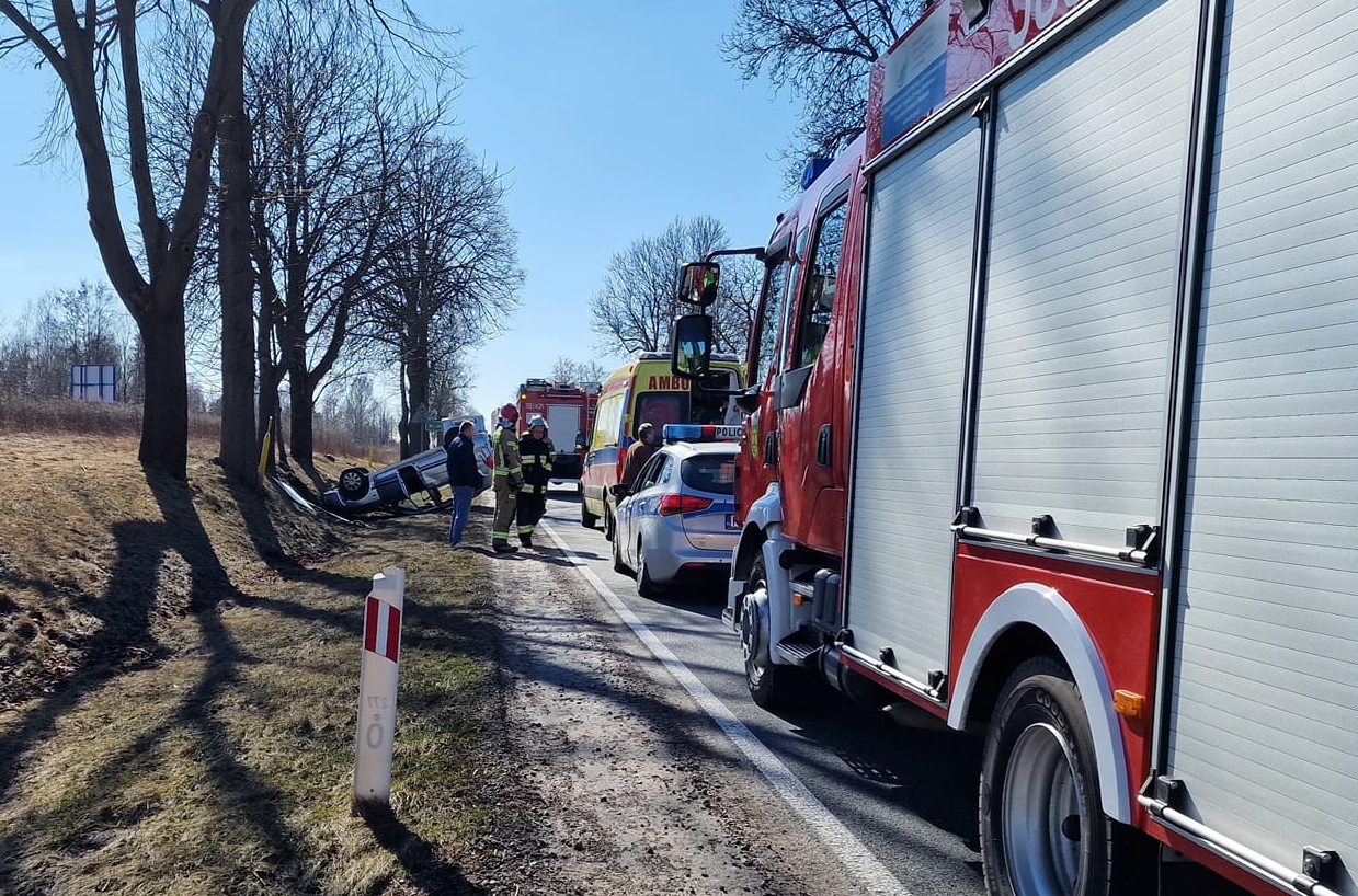 Wypadek drogowy w m. Białki.