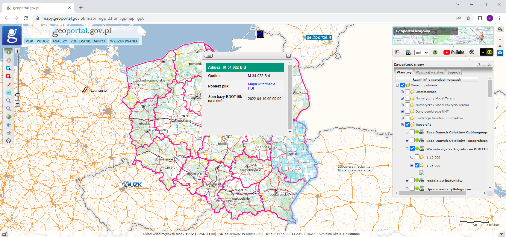 Ilustracja przedstawia zrzut ekranu z serwisu www.geoportal.gov.pl pokazujący w jaki sposób pobrać wizualizacje kartograficzne BDOT10k w skali 1:25000.