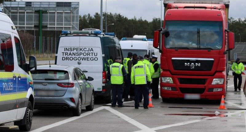 Inspektorzy lubuskiej ITD wspólnie z policjantami z Niemiec kontrolowali pojazdy na autostradzie A2. 