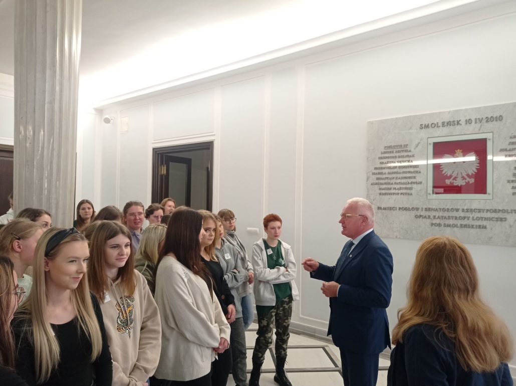 UCZNIOWIE ZE ZDUŃSKIEJ DĄBROWIE W POLSKIM PARLAMENCIE