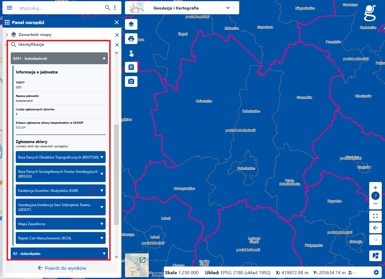 Wykaz zbiorów danych przestrzennych dostępnych z określonego obszaru mapy.