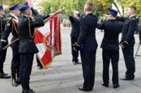 strażacy ślubują na sztandar