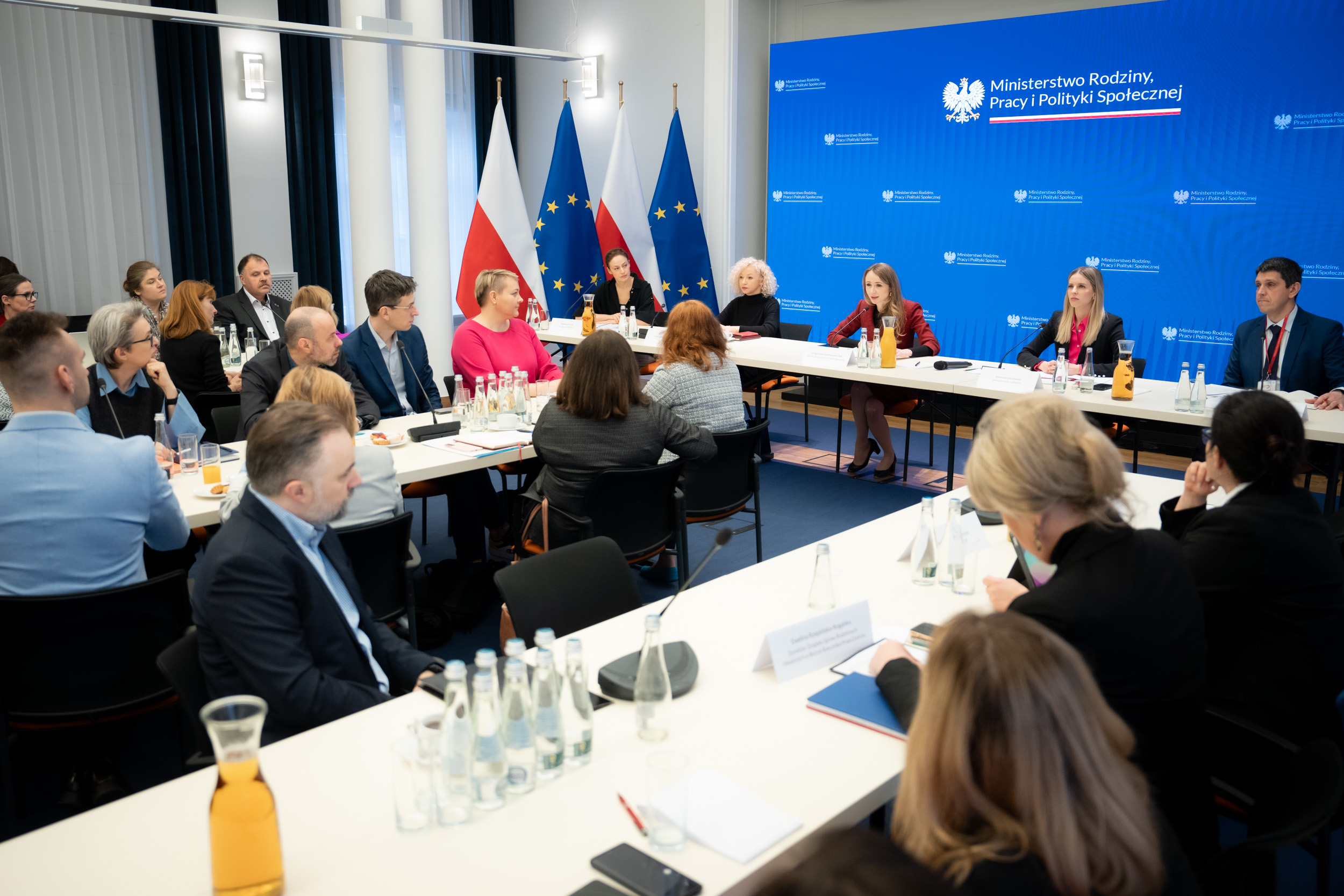 Spotkanie konsultacyjne w sprawie pieczy zastępczej