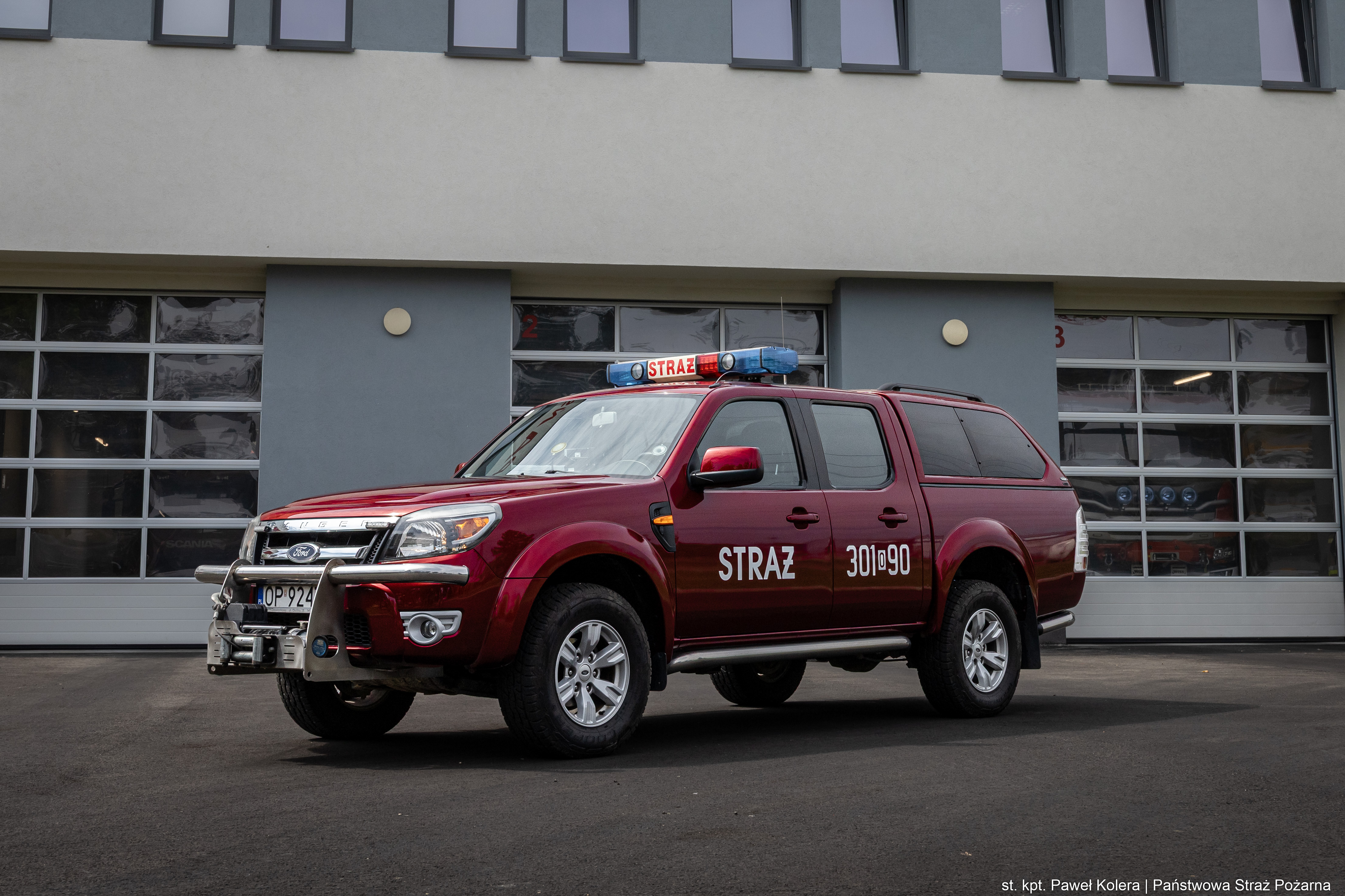 Specjalny lekki samochód rozpoznawczo-ratowniczy.