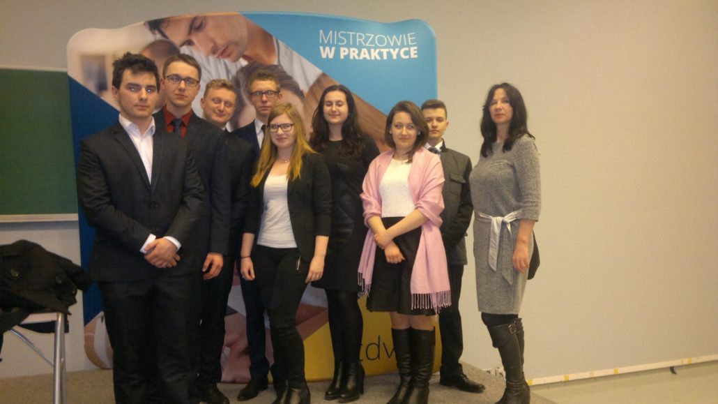 UCZNIOWIE ZSCKR W ZDUŃSKIEJ DĄBROWIE W FINALE OGÓLNOPOLSKIEJ OLIMPIADY WIEDZY O BANKACH