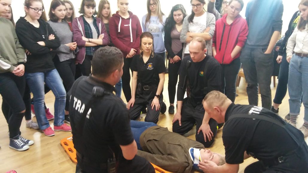 WARSZTATY Z ZAKRESU UDZIELANIA PIERWSZEJ POMOCY PRZEDMEDYCZNEJ