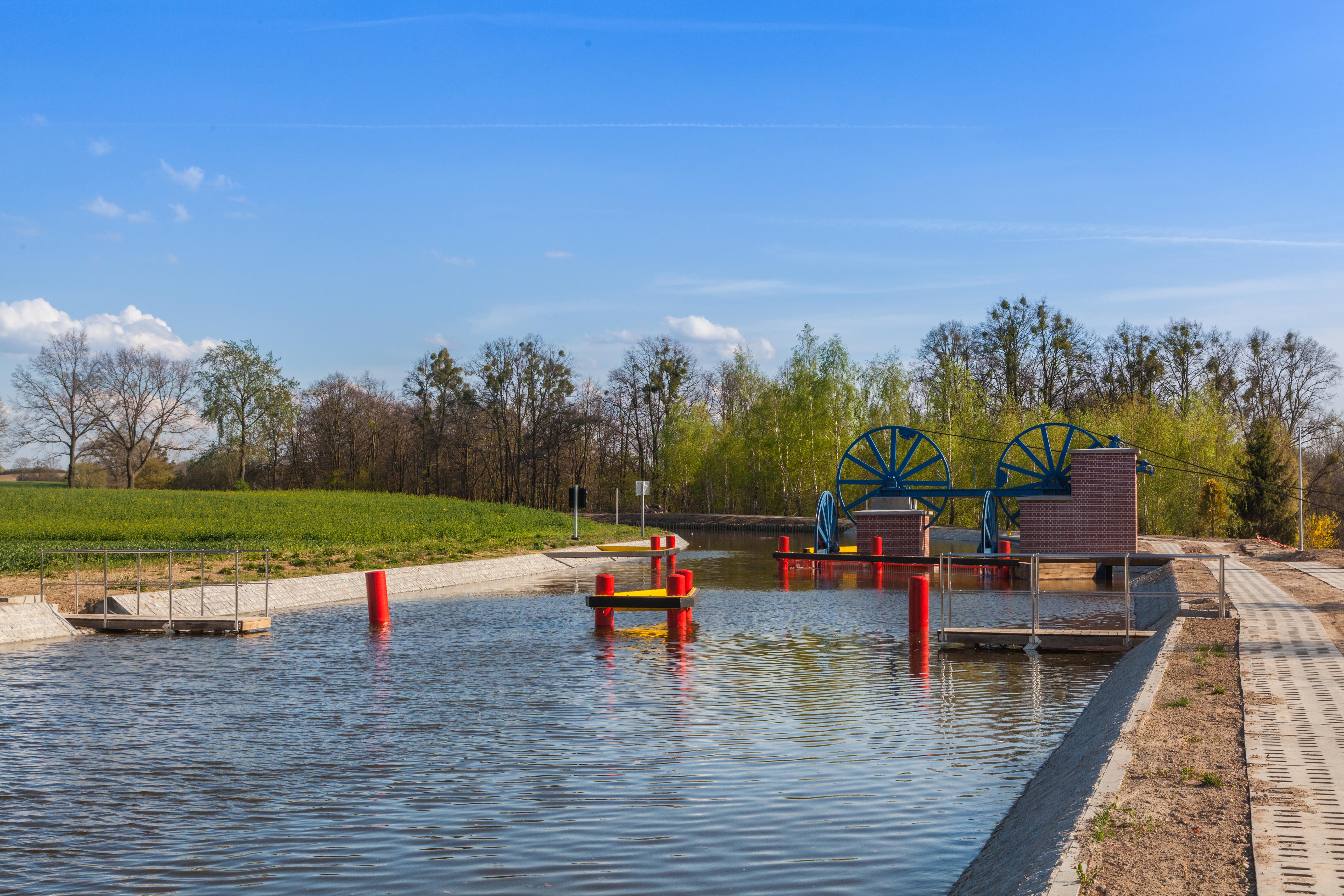 kanał elbląski pochylnia