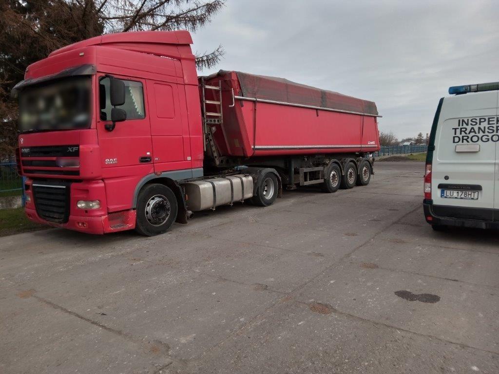 Zatrzymana ciężarówka w miejscu kontroli