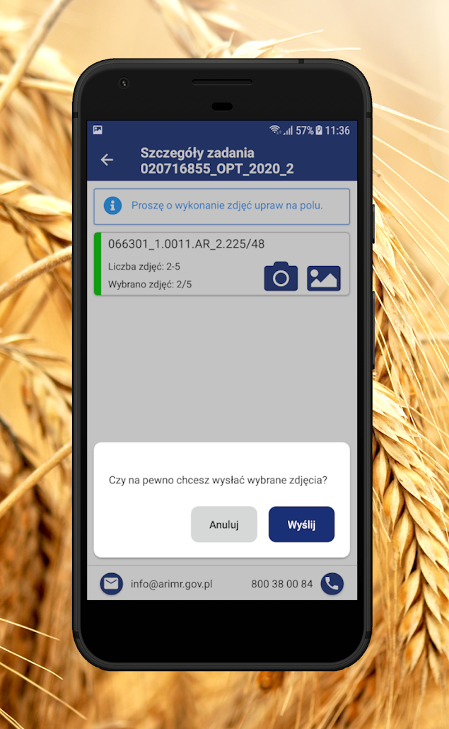 Ekran smartfona z komunikatem o wysyłce zdjęć w aplikacji Mobilna ARiMR