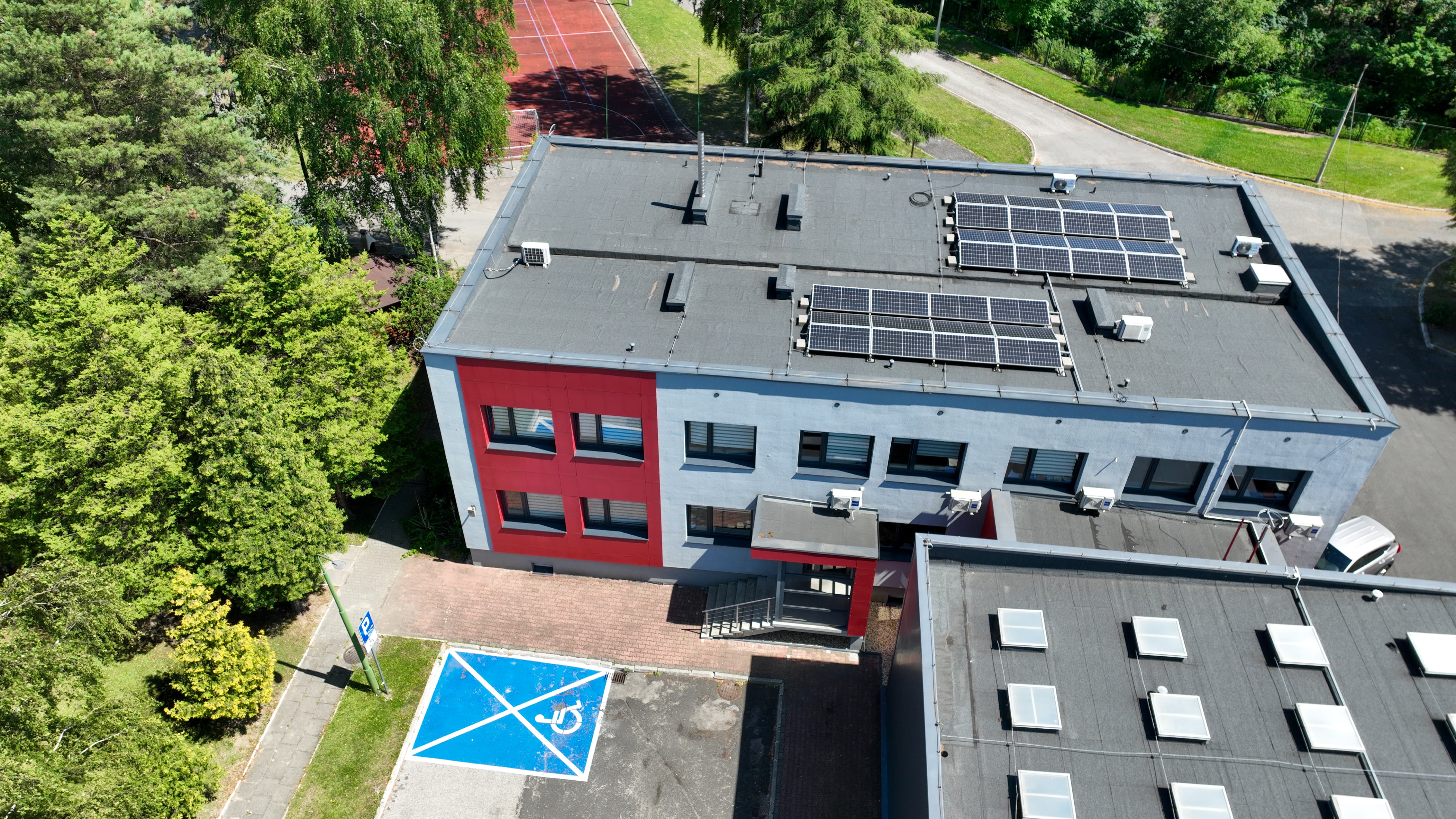 widok budynku Komendy Miejskiej Państwowej Straży Pożarnej z lotu ptaka