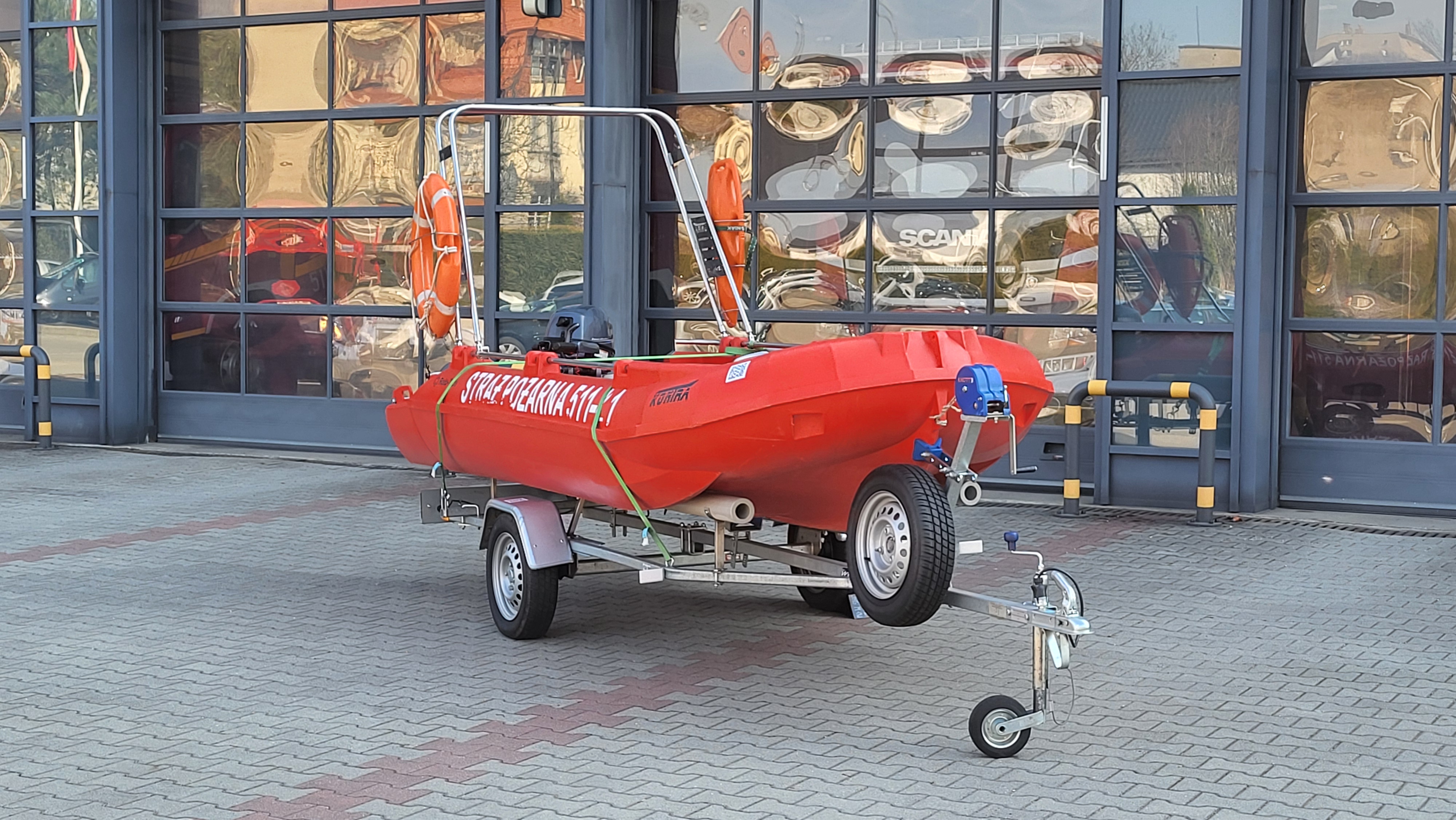 Łódź śrubowa płaskodenna