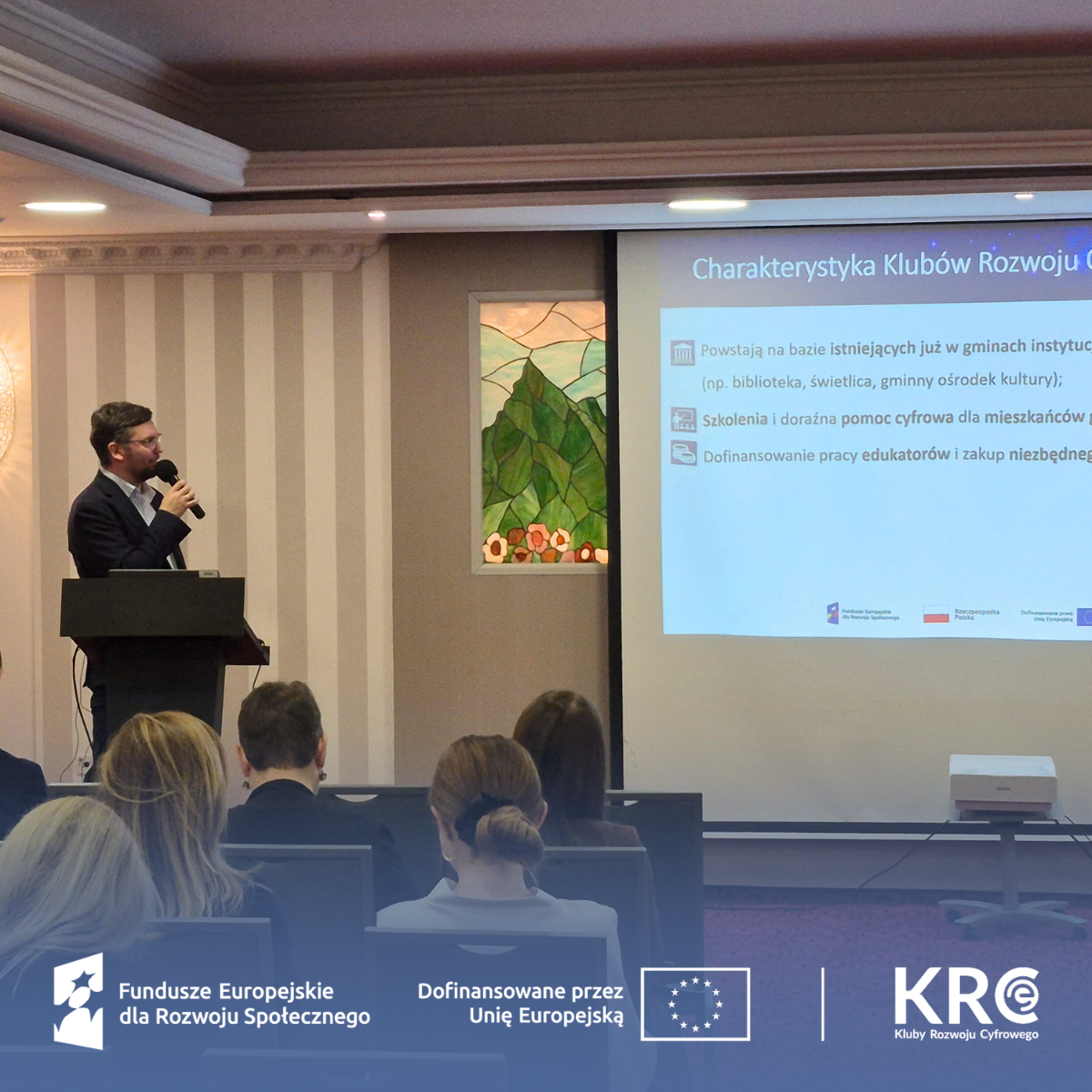 Dyrektor Biura Projektów Rozwoju Cyfrowego 1 Daniel Duda podczas przemowy na konferencji