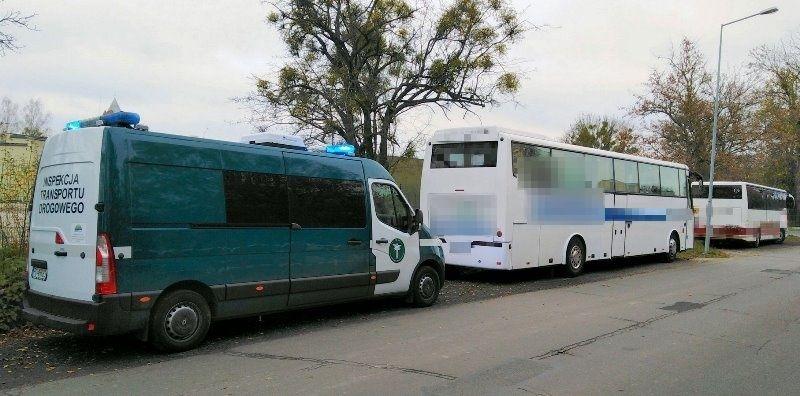 Radiowóz ITD i autobus