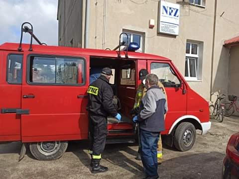 pomoc w transporcie osób starszych do punktu szczepień 
