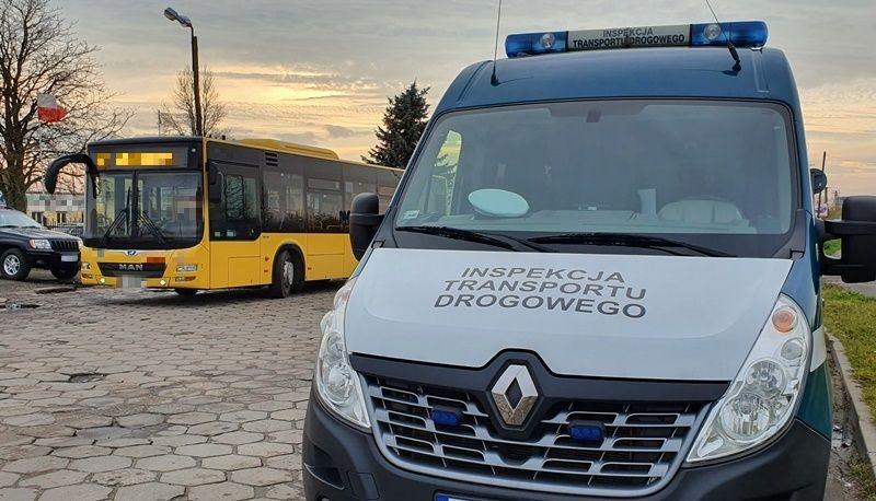 Radiowóz ITD i autobus