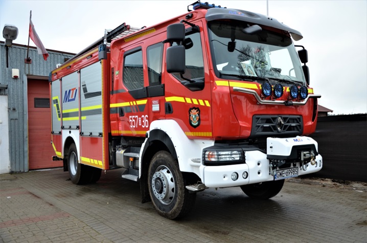 GBA 4/24 Renault D16 4x4