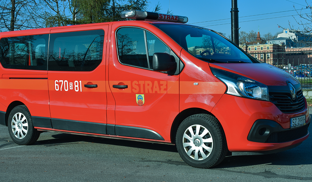 Zdjęcie przedstawia samochód kwatermistrzowski - lekki Renault Trafic