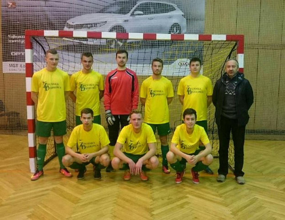 PIŁKARZE ZAKOŃCZYLI SEZON FUTSALOWY