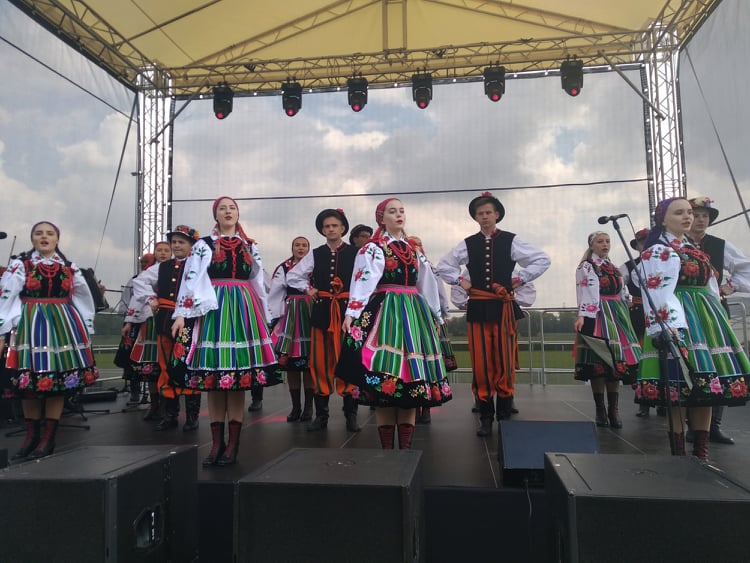 „DĄBROWSKIE PASIAKI” NA PIKNIKU – POZNAJ DOBRĄ ŻYWNOŚĆ „POLSKA SMAKUJE”