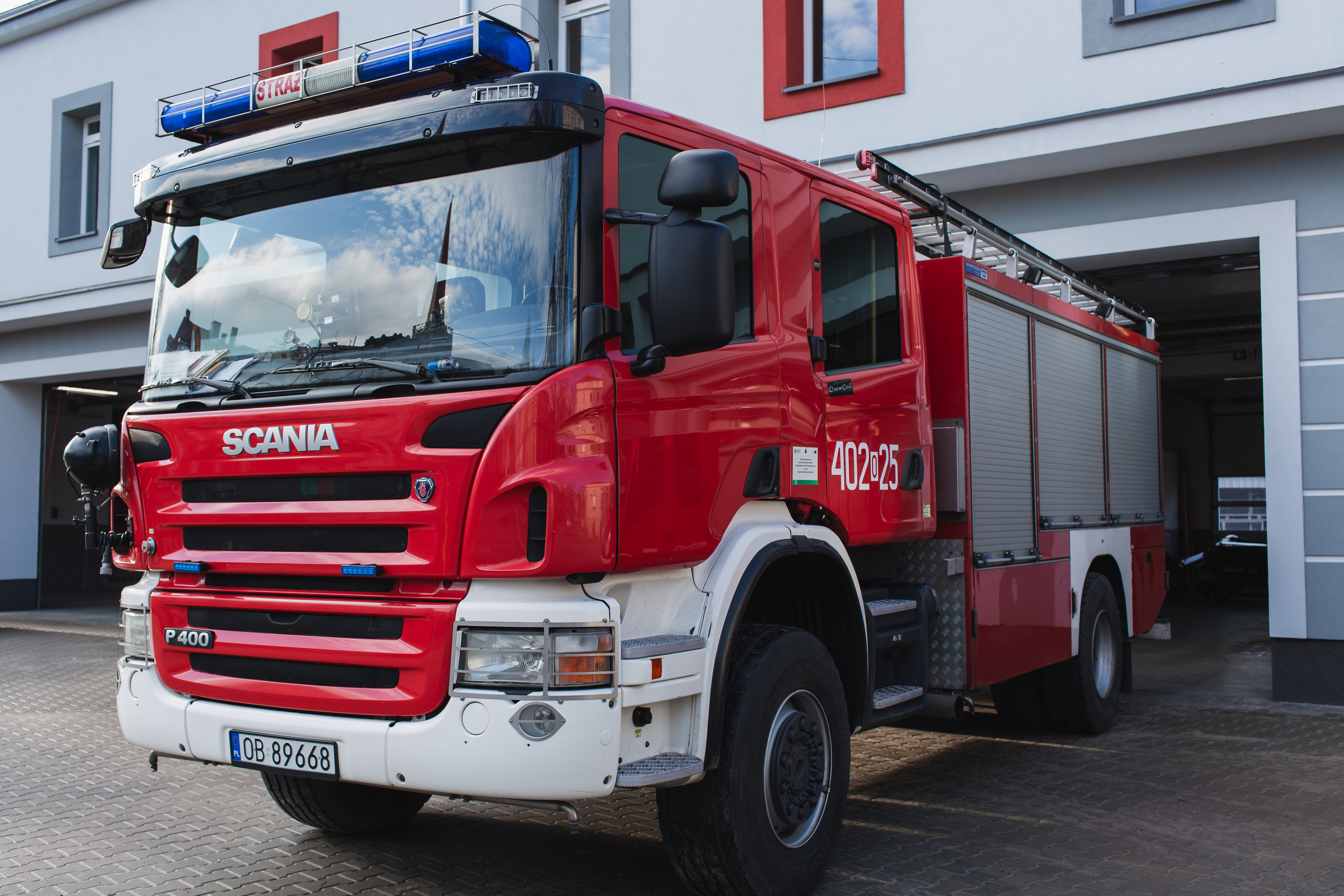 Zdjęcie przedstawia GCBA 5/36 Scania - ciężki samochód ratowniczo gaśniczy, zbiornik 5000 l wody, zbiornik 500 l środka pianotwórczego.