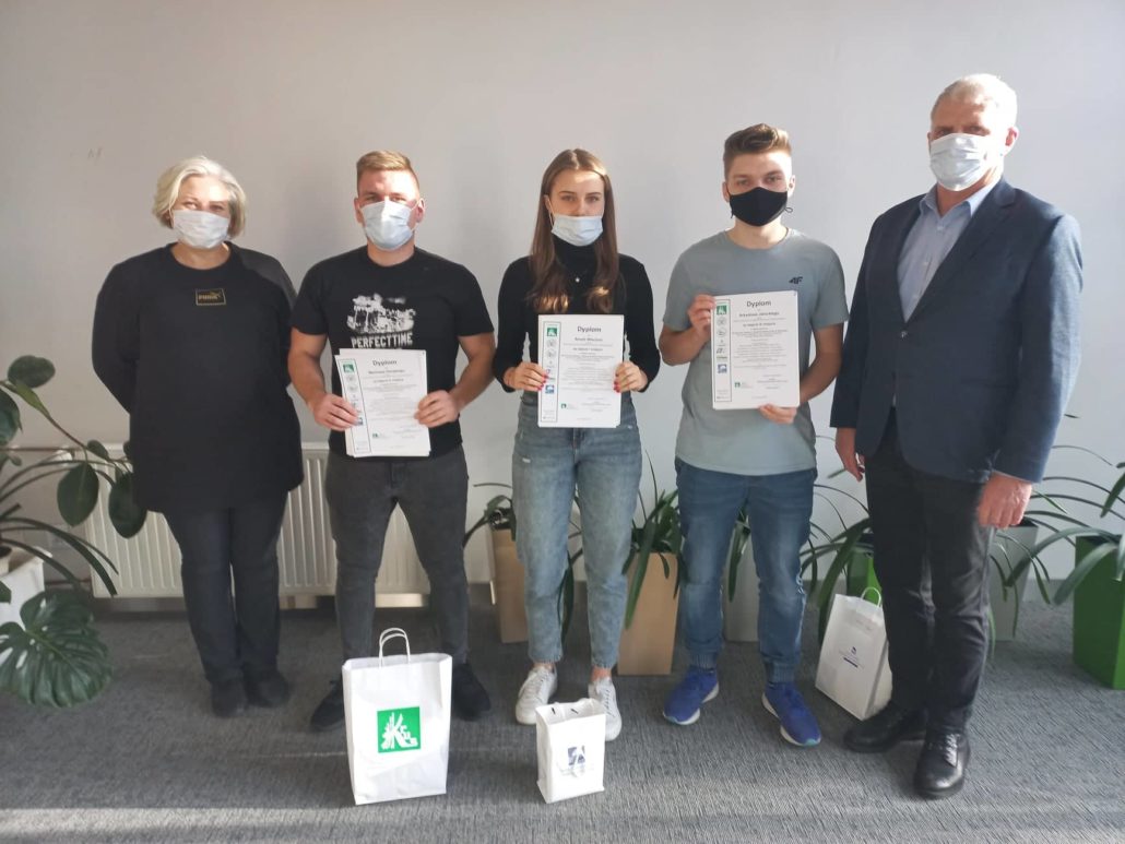 Laureaci XIII Konkursu Wiedzy o Bezpieczeństwie Pracy w Rolnictwie