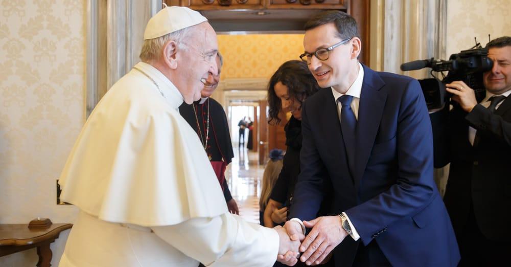 Papież Francieszek i premier Mateusz Morawiecki.