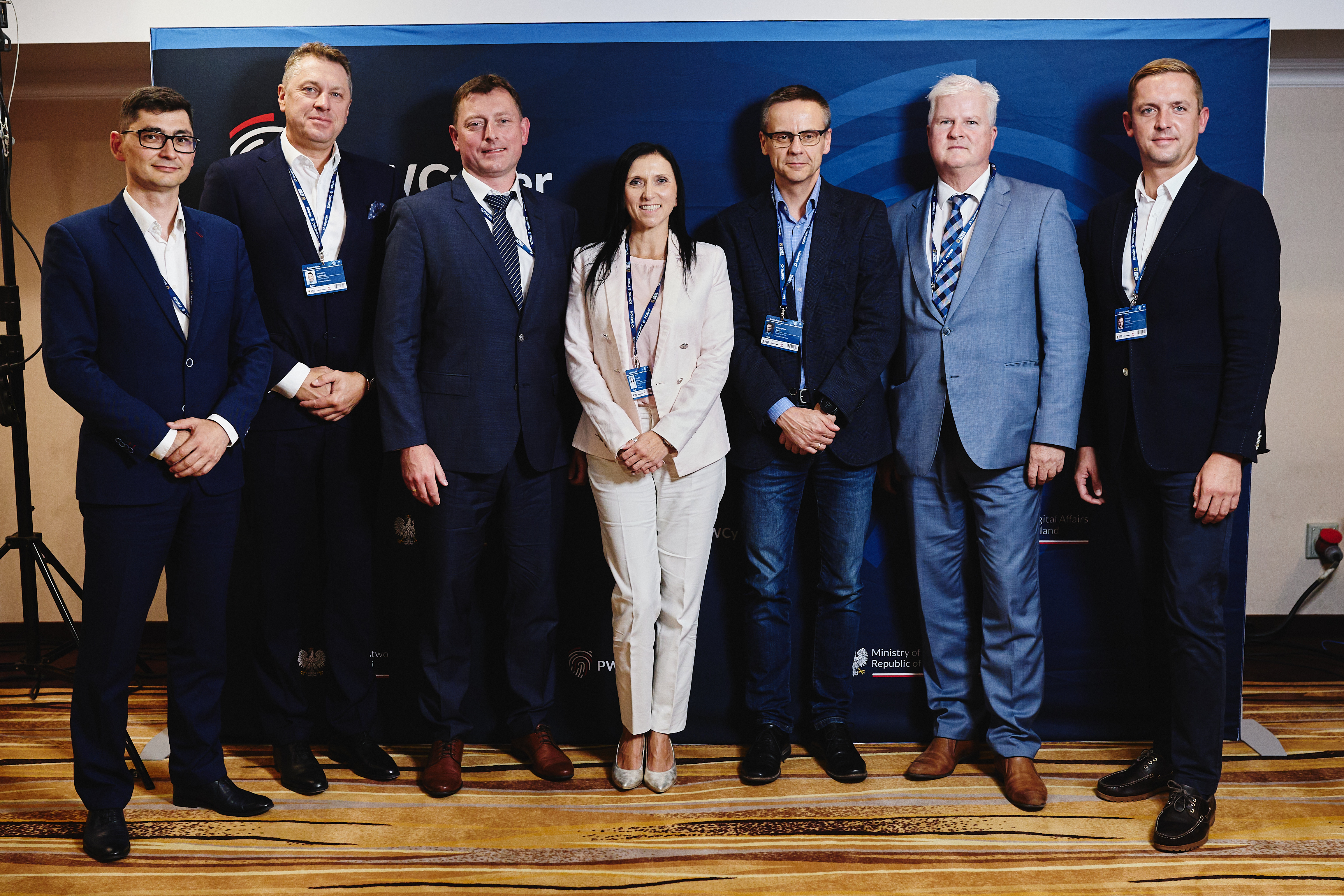 Uczestnicy panelu PWCyber