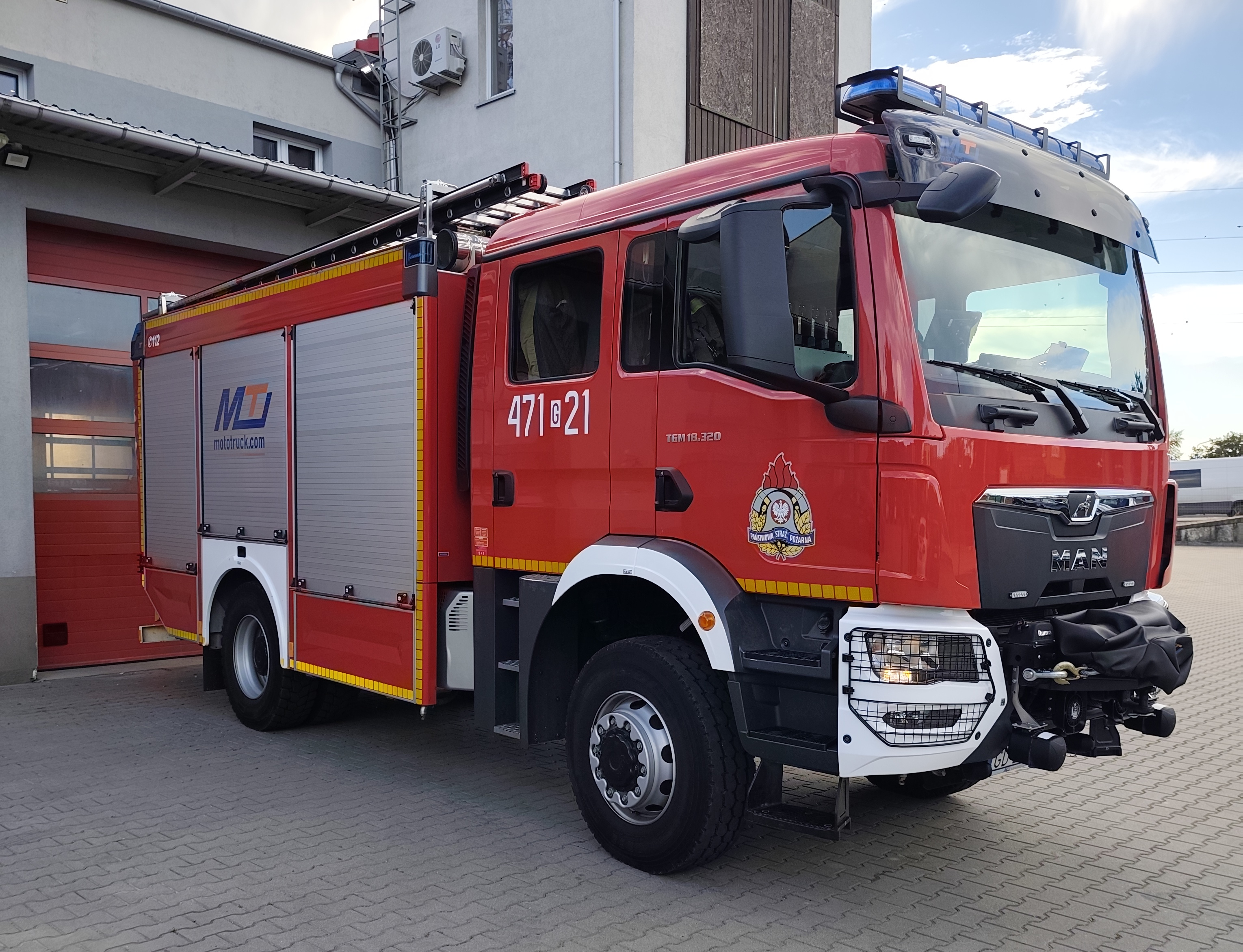 Średni samochód ratowniczo-gaśniczy Mercedes Benz-Atego 1530