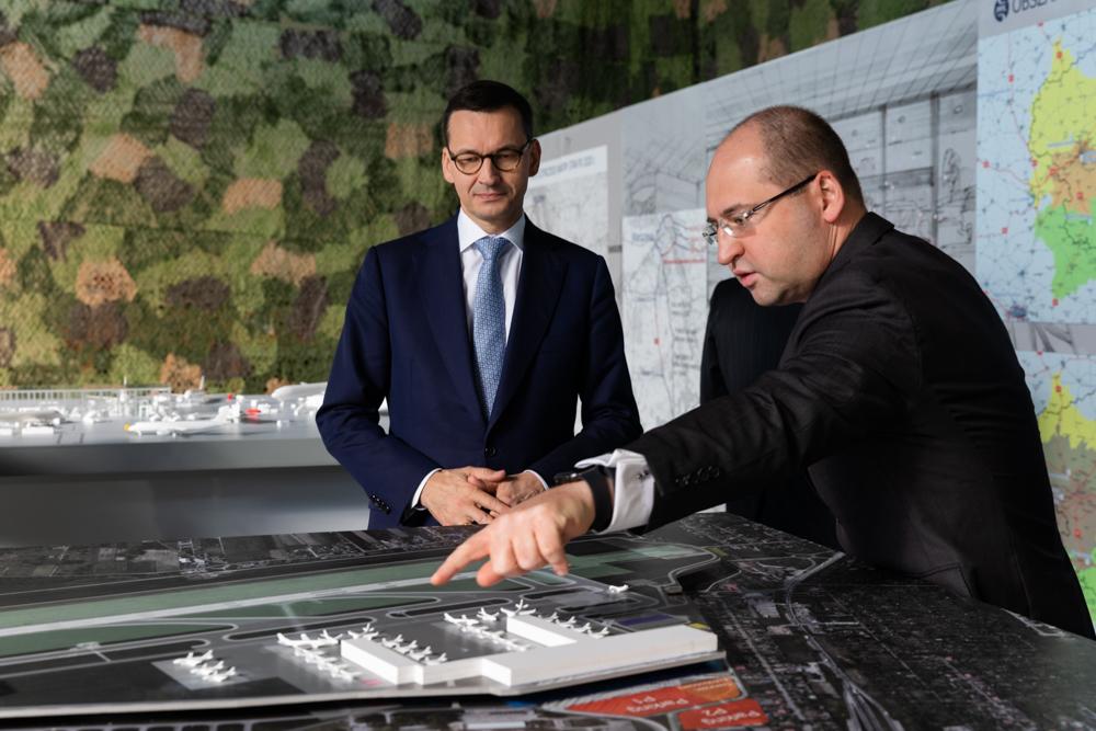 Premier Mateusz Morawiecki i marszałek.