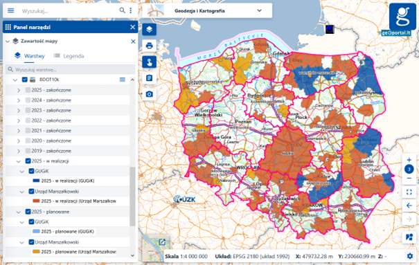 Ilustracja przedstawia widok usługi "Monitoring pozyskiwania danych" w zakresie realizowanej i planowanej przez GUGiK i UM aktualizacji zbiorów BDOT10k w 2025 roku.